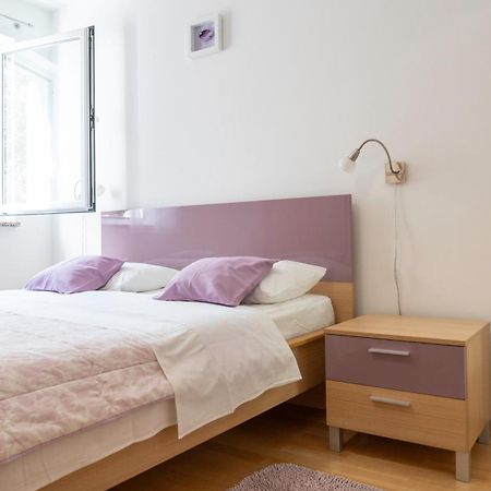 Apartments Lila Крес Екстериор снимка