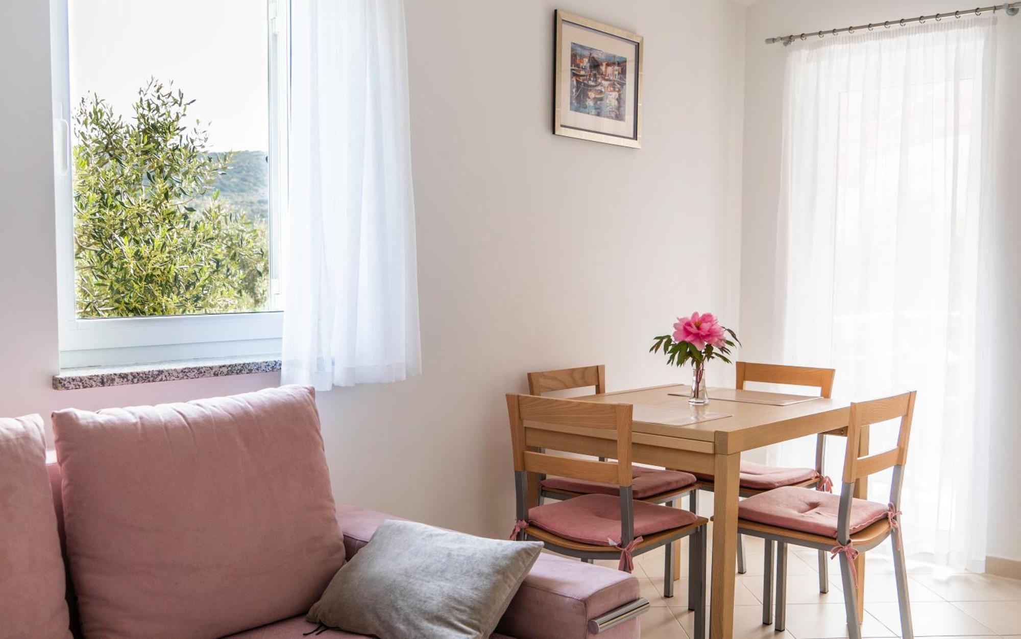 Apartments Lila Крес Екстериор снимка