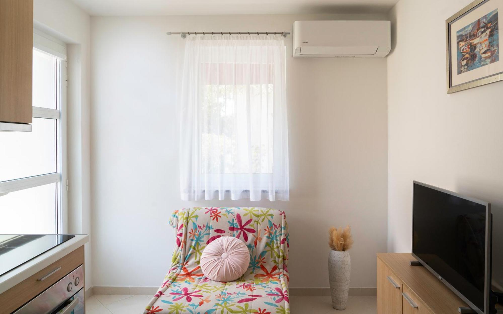 Apartments Lila Крес Екстериор снимка
