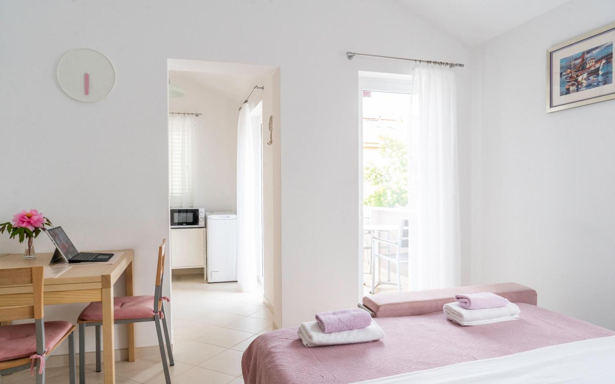Apartments Lila Крес Екстериор снимка