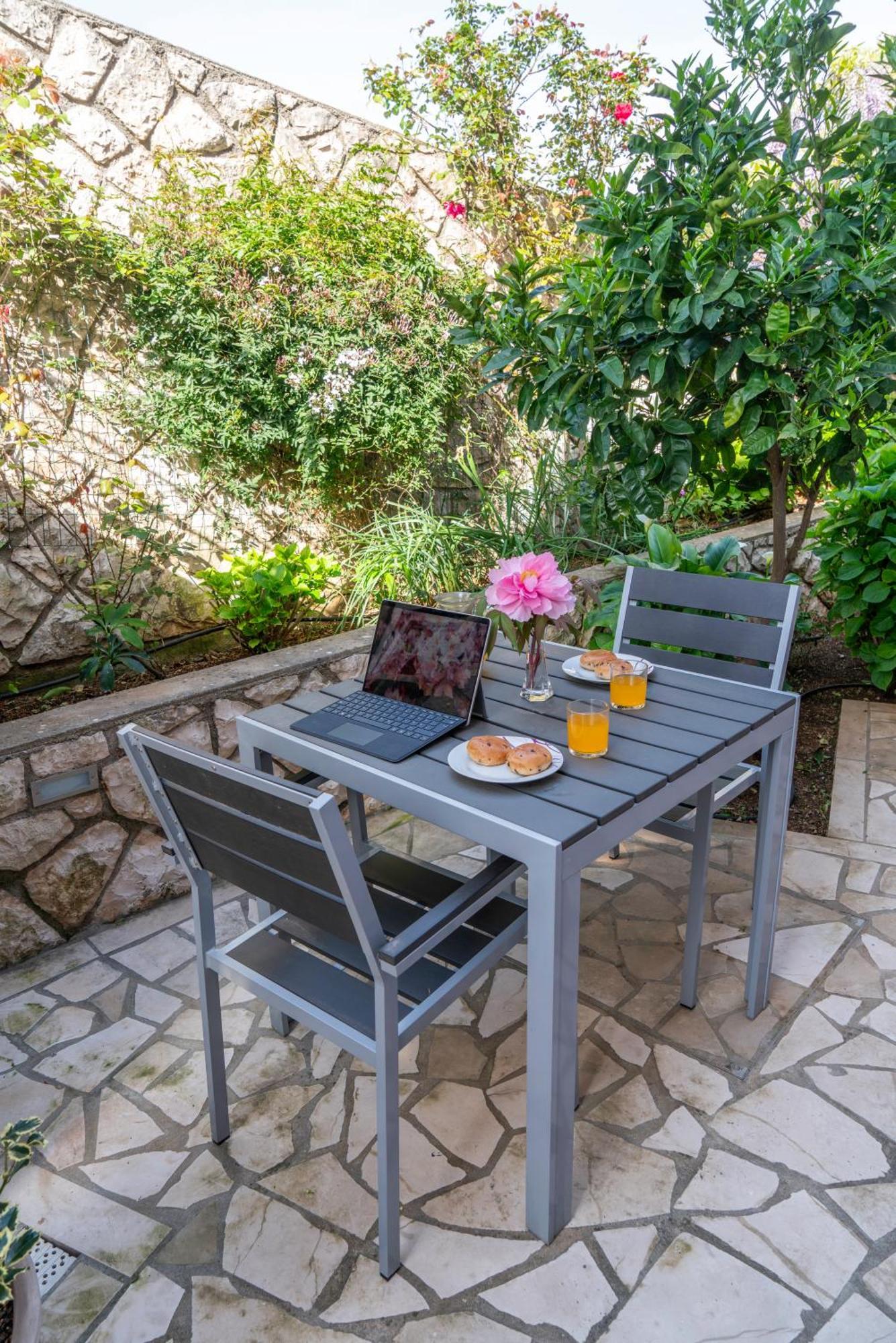 Apartments Lila Крес Екстериор снимка
