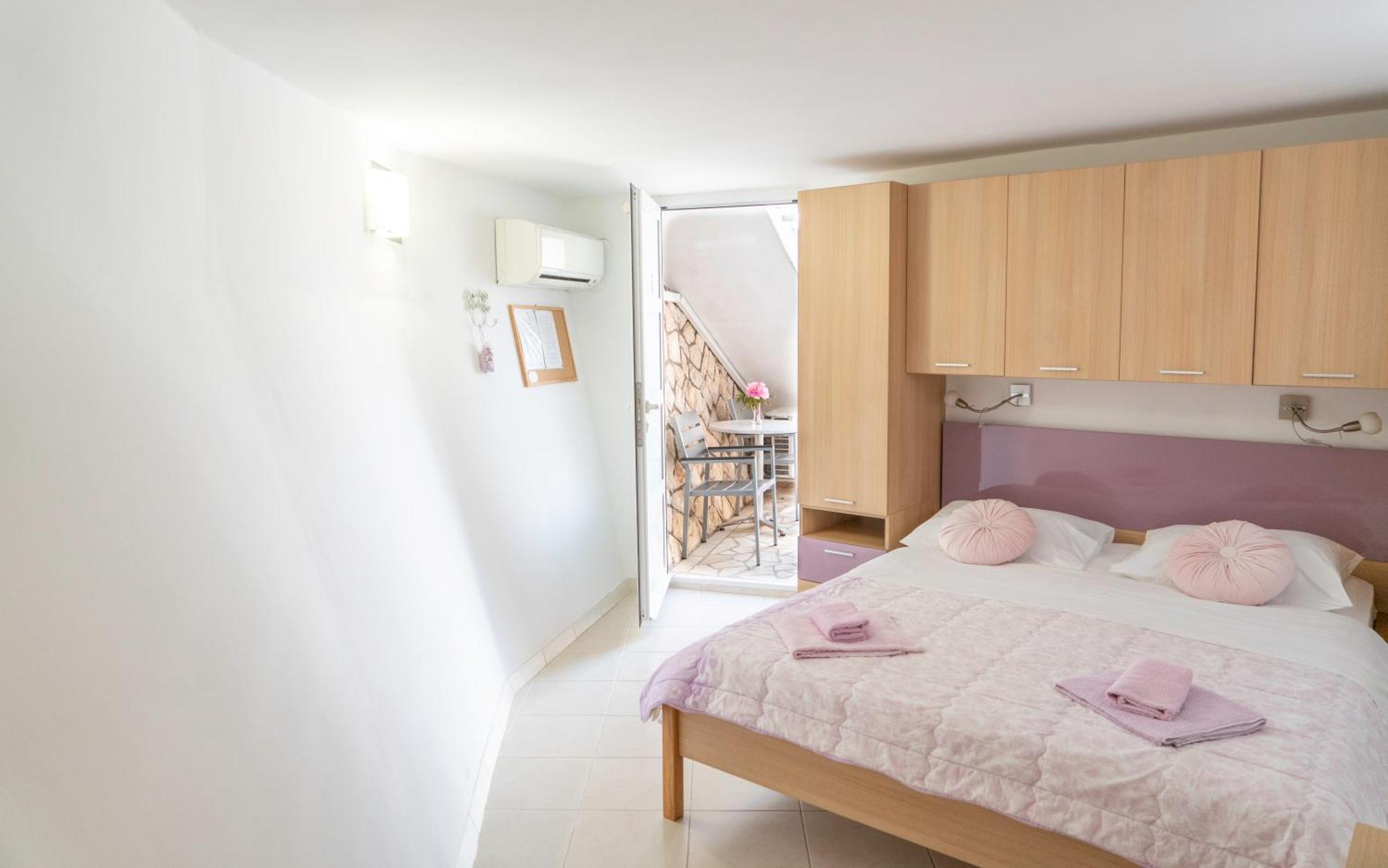 Apartments Lila Крес Стая снимка