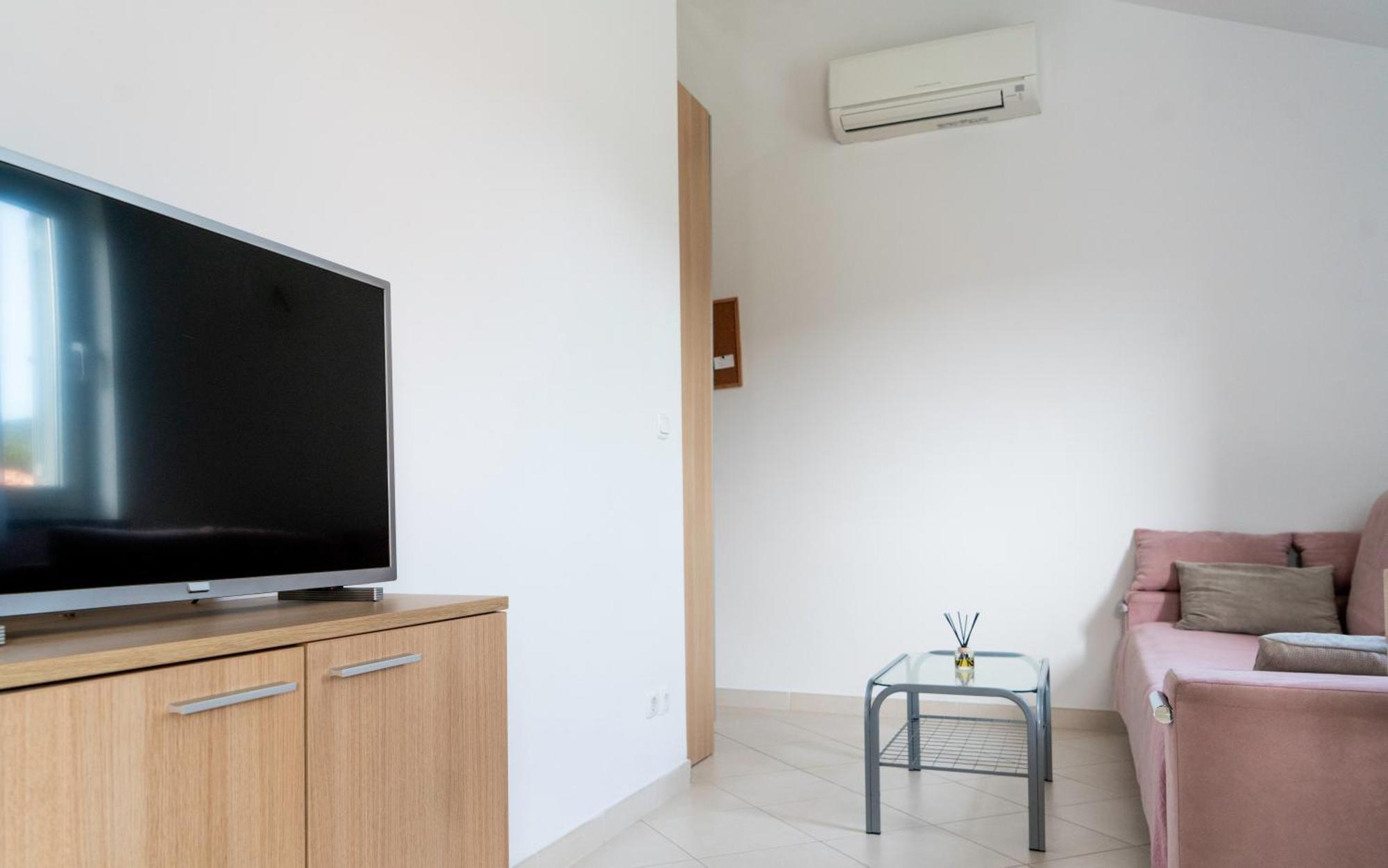 Apartments Lila Крес Стая снимка