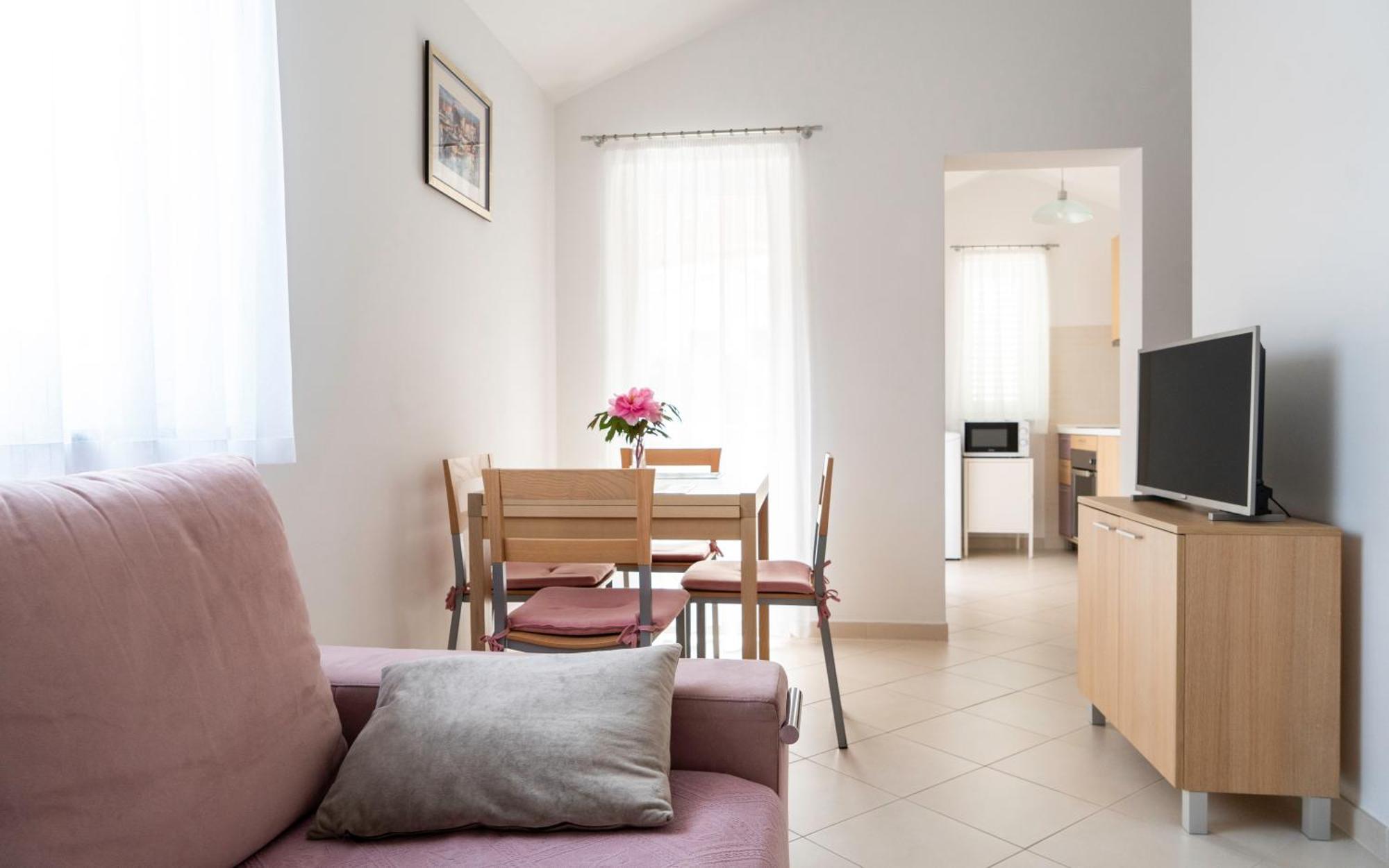Apartments Lila Крес Стая снимка