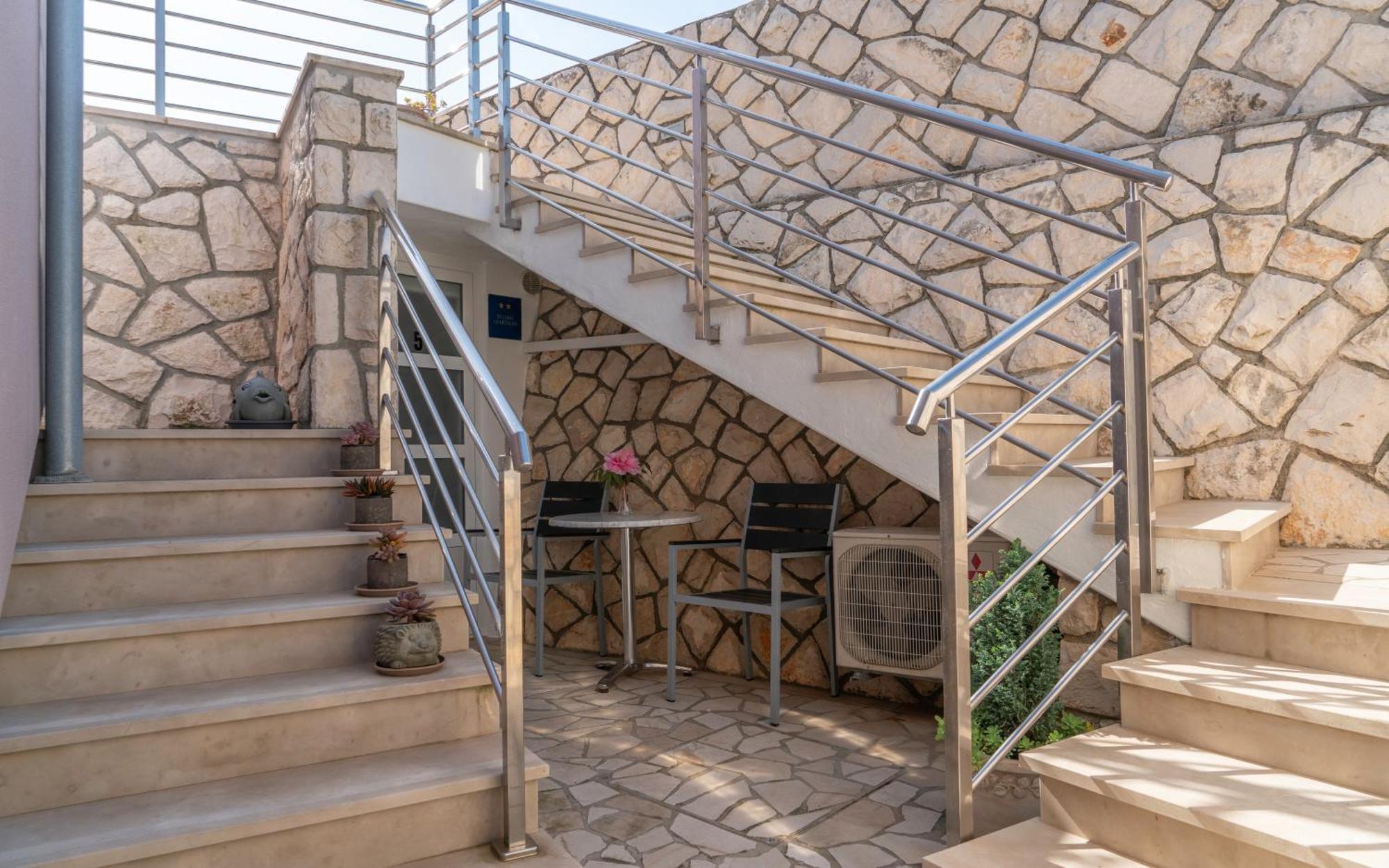 Apartments Lila Крес Стая снимка