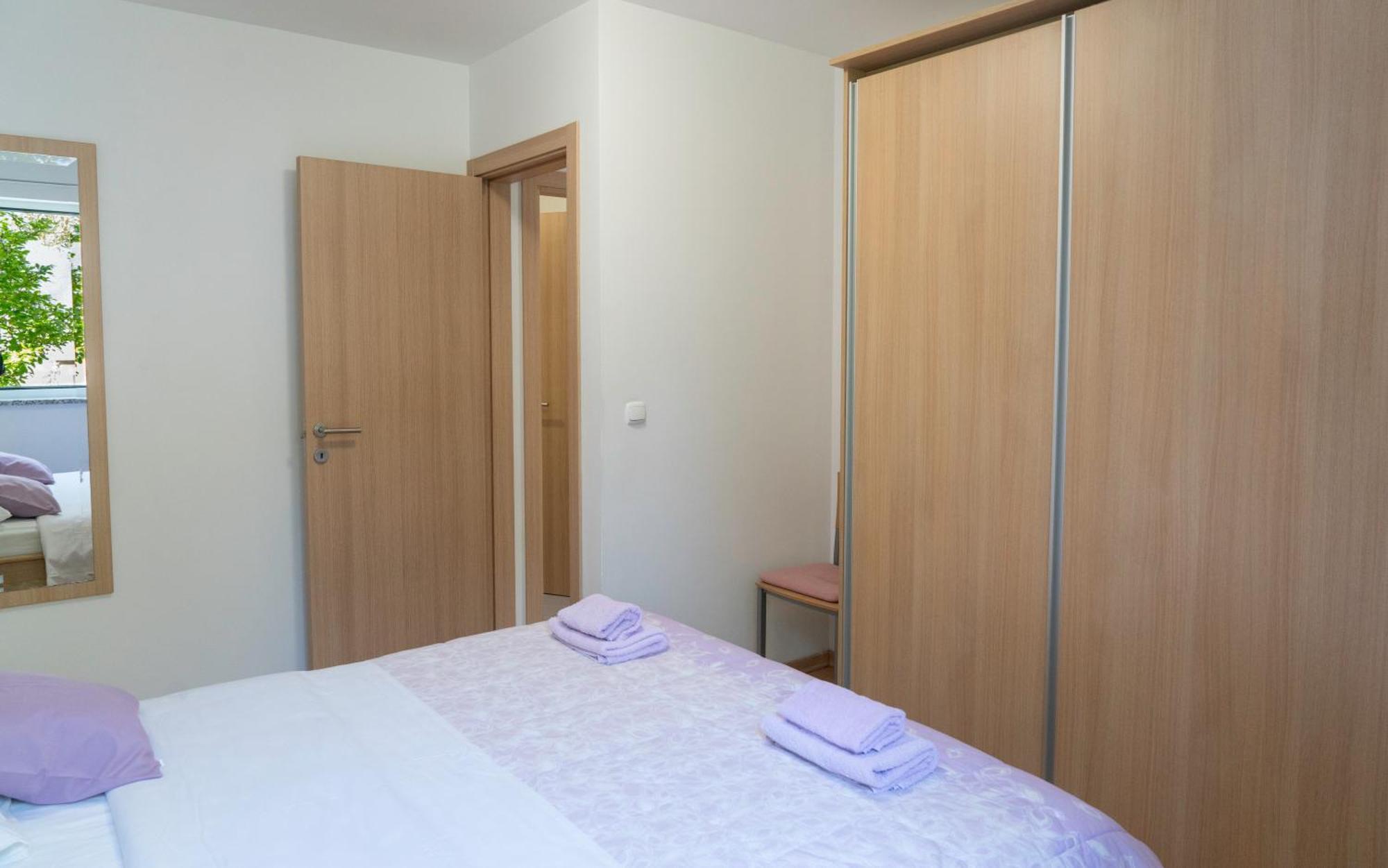Apartments Lila Крес Стая снимка